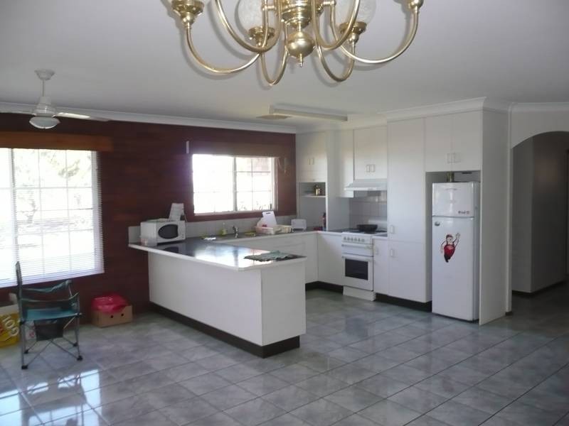 9 Thomas STREET, Bowen QLD 4805