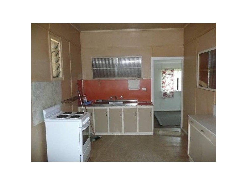 62 Livingstone STREET, Bowen QLD 4805