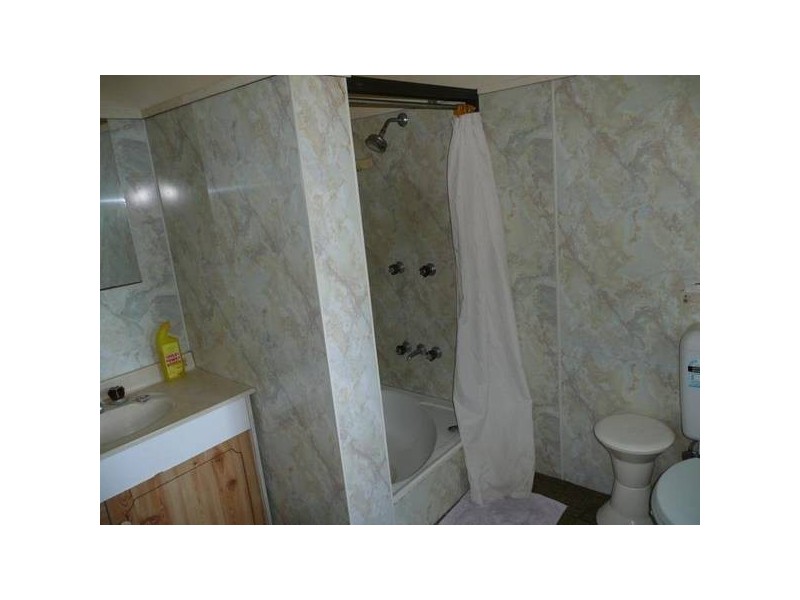 62 Livingstone STREET, Bowen QLD 4805