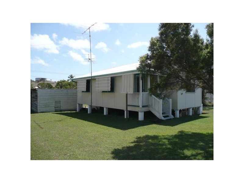 62 Livingstone STREET, Bowen QLD 4805