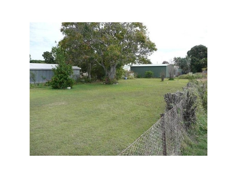 37 Bergl STREET, Bowen QLD 4805