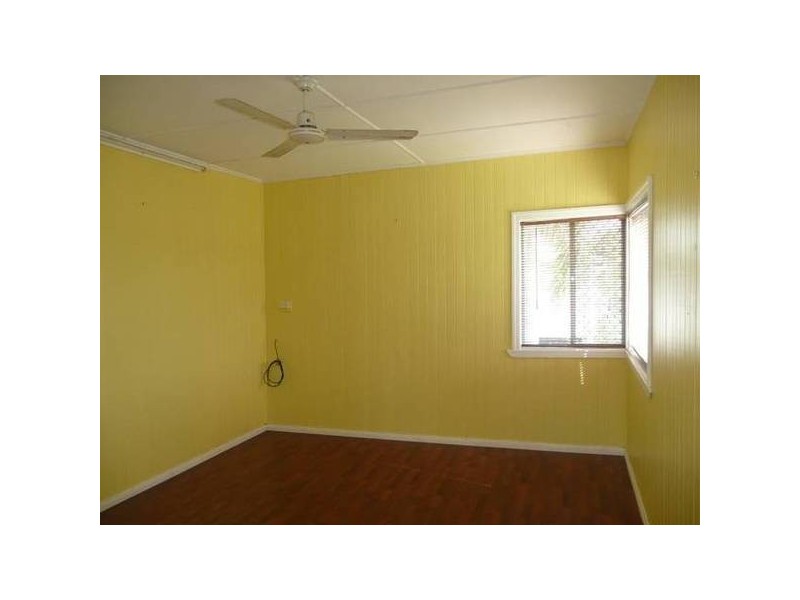9 Darwen STREET, Bowen QLD 4805