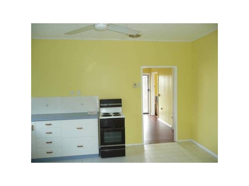 9 Darwen STREET, Bowen QLD 4805