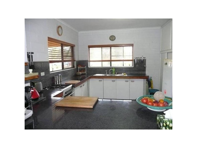 18502 Bruce Highway, Bowen QLD 4805