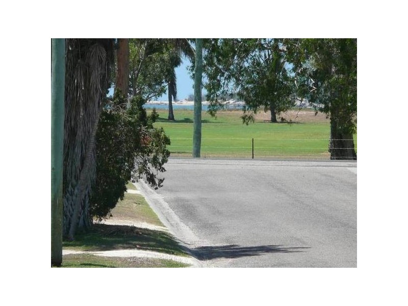 25 Field Street, Bowen QLD 4805