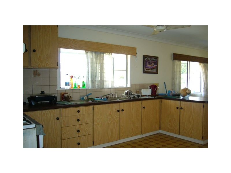 129 Flemington Road, Bowen QLD 4805