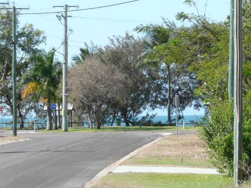 2 Crofton Street, Bowen QLD 4805