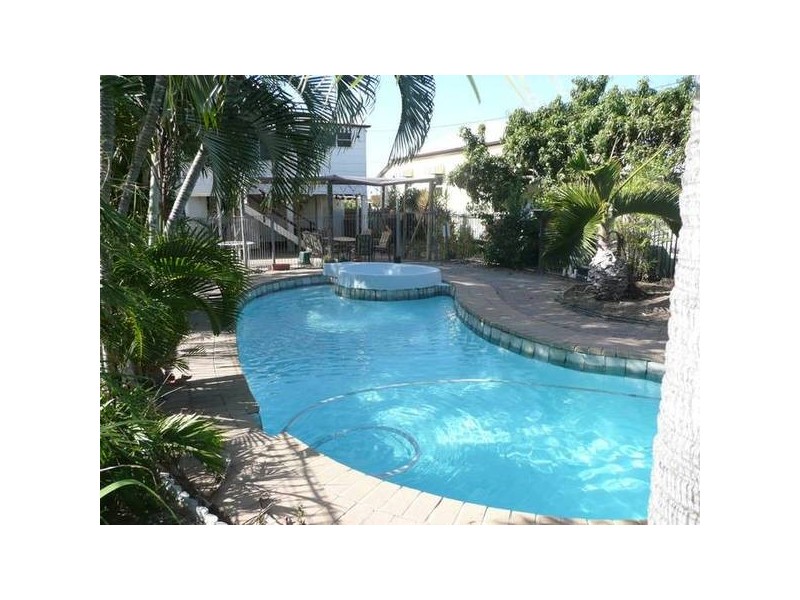 25 Reynolds Street, Bowen QLD 4805