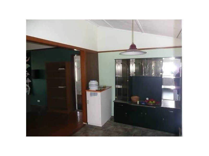 25 Reynolds Street, Bowen QLD 4805