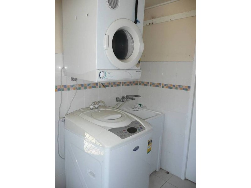 9 LIVINGSTONE STREET, Bowen QLD 4805