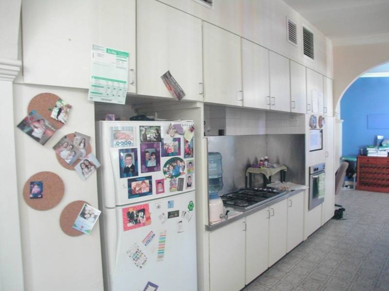 10 Albion Avenue, Glandore SA 5037