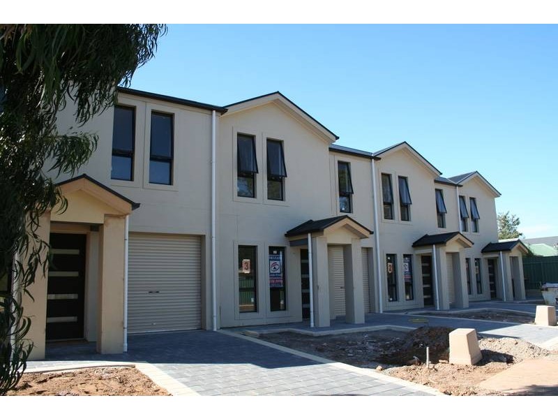 2 Raggatt Crescent, Mitchell Park SA 5043