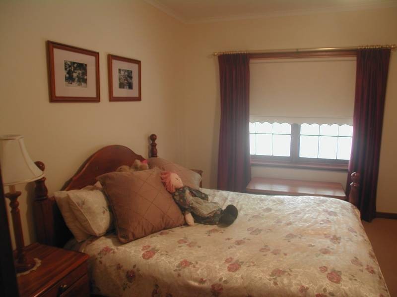 2 Tawny Court, Aberfoyle Park SA 5159