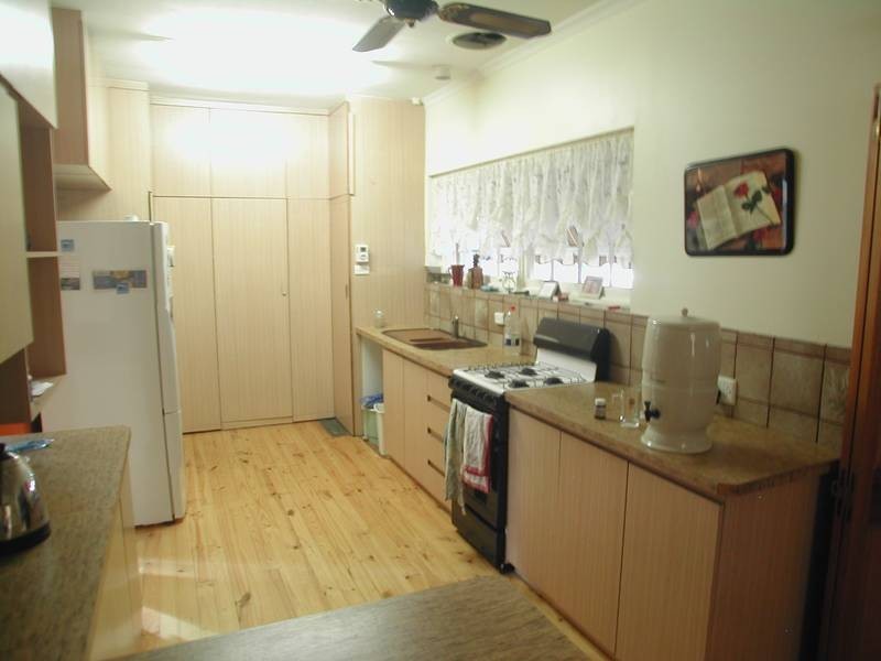 7 Crozier Terrace, Oaklands Park SA 5046