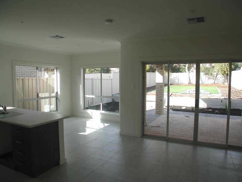 8 Shinnick Street, Dover Gardens SA 5048