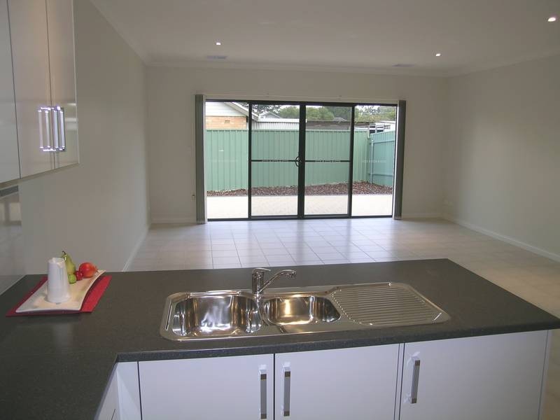 2 Raggatt Crescent, Mitchell Park SA 5043