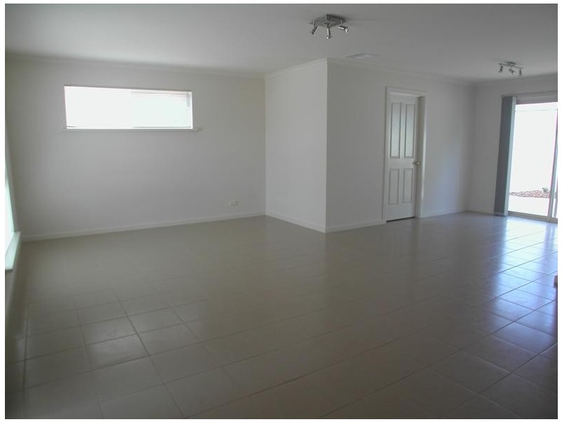 8/1 Church Crescent, Marion SA 5043