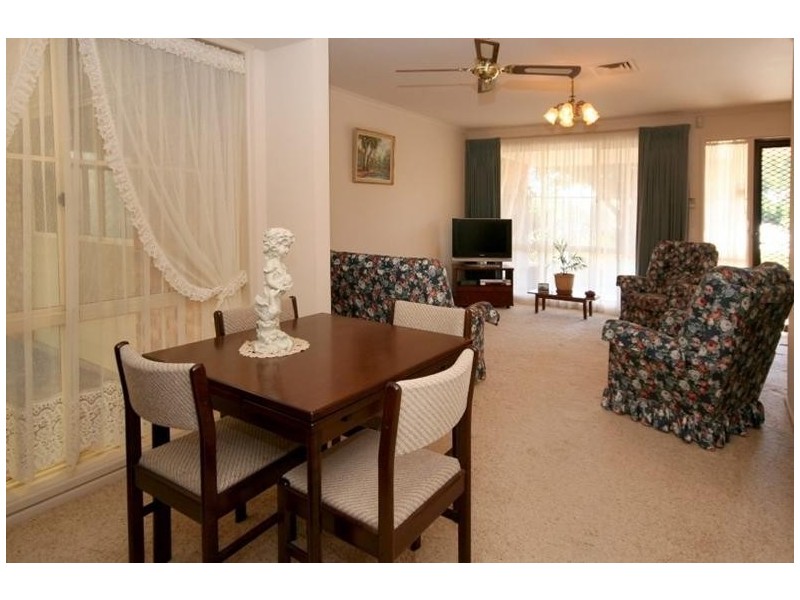 15 Newport Crescent, Aberfoyle Park SA 5159