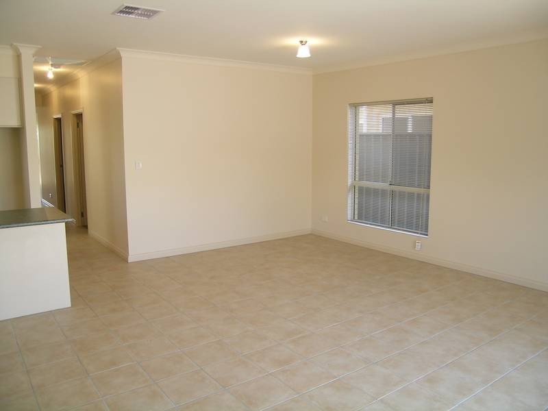 46a White Crescent, Seacombe Gardens SA 5047