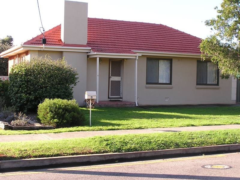 4 Railway Terrace, Hove SA 5048