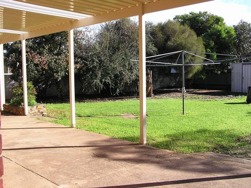 4 Railway Terrace, Hove SA 5048