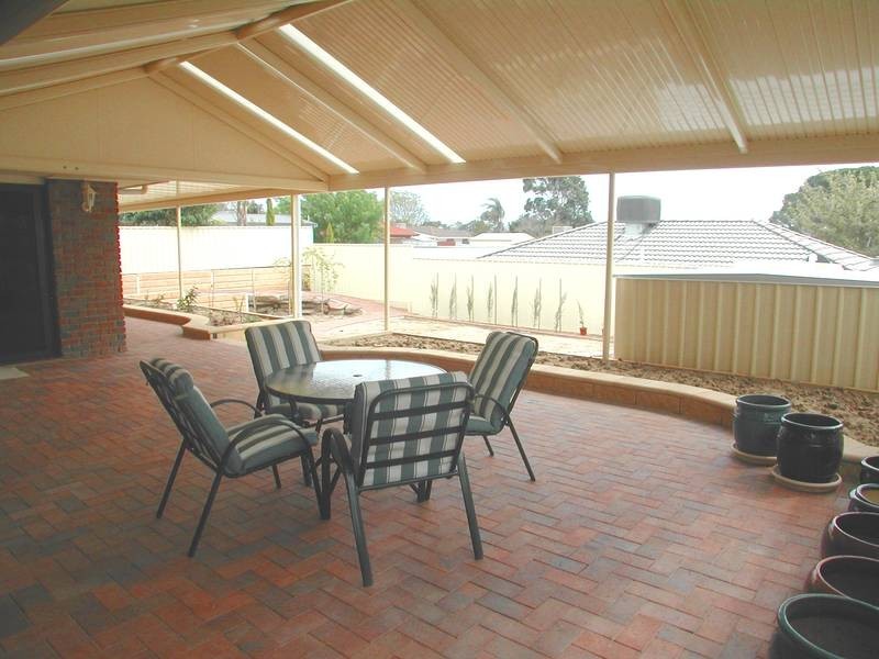 Woodcroft SA 5162