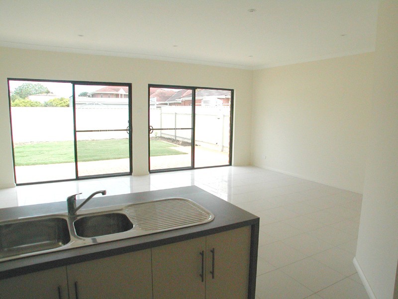 19 Barry Road, Oaklands Park SA 5046