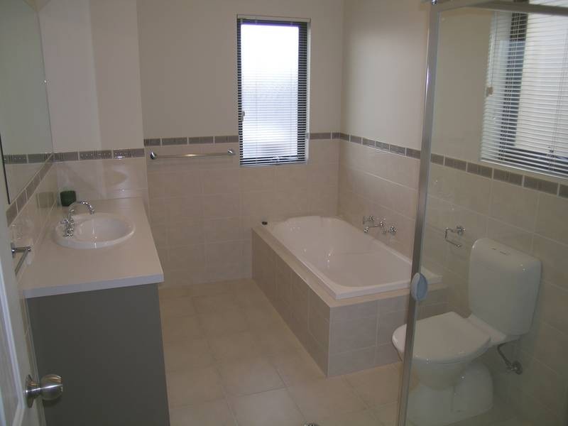 2 Raggatt Crescent, Mitchell Park SA 5043