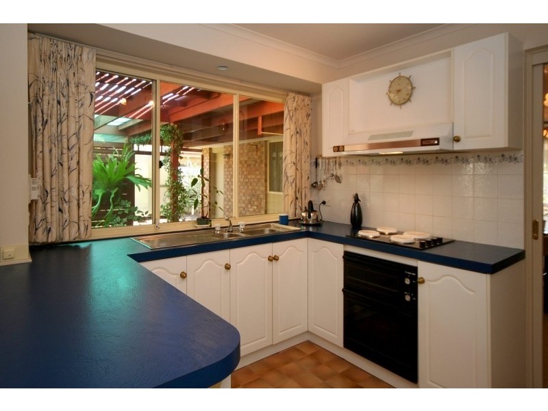 15 Newport Crescent, Aberfoyle Park SA 5159