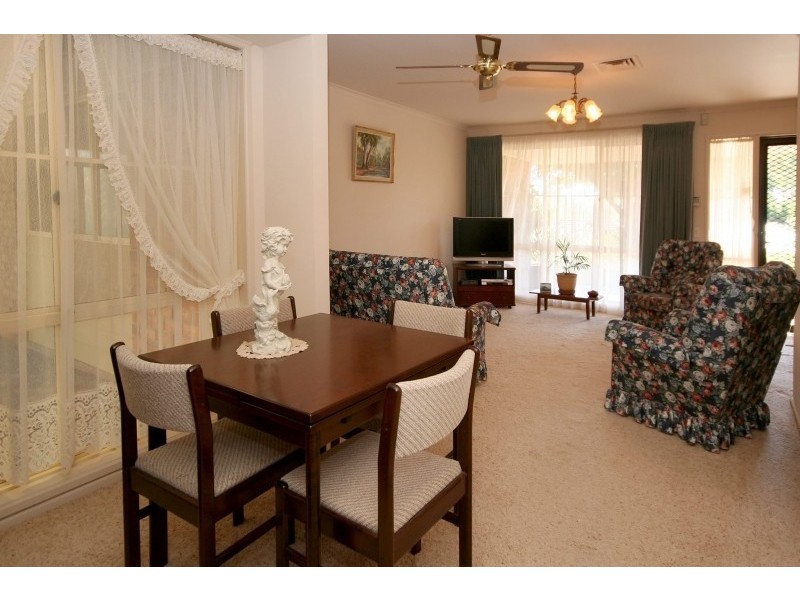 15 Newport Crescent, Aberfoyle Park SA 5159