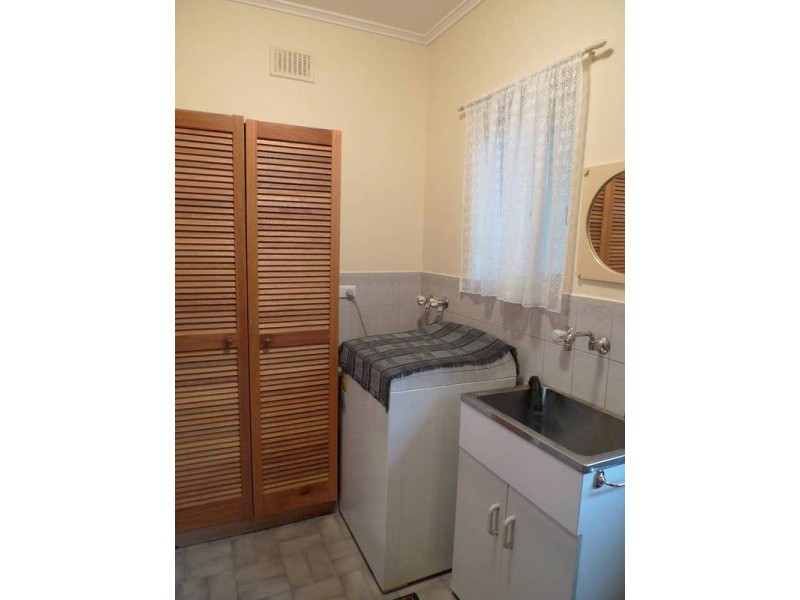15 Moreland Avenue, Mitchell Park SA 5043