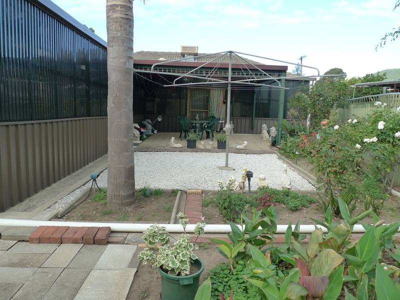 15 Moreland Avenue, Mitchell Park SA 5043