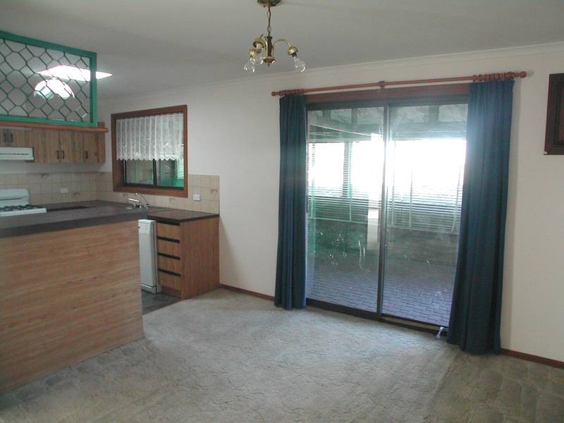 19 Featherstone Drive, Huntfield Heights SA 5163