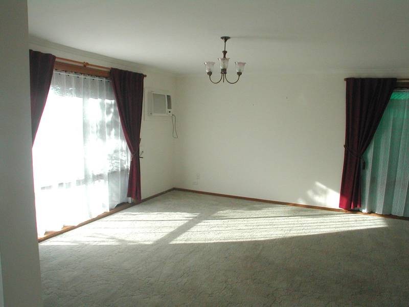 19 Featherstone Drive, Huntfield Heights SA 5163