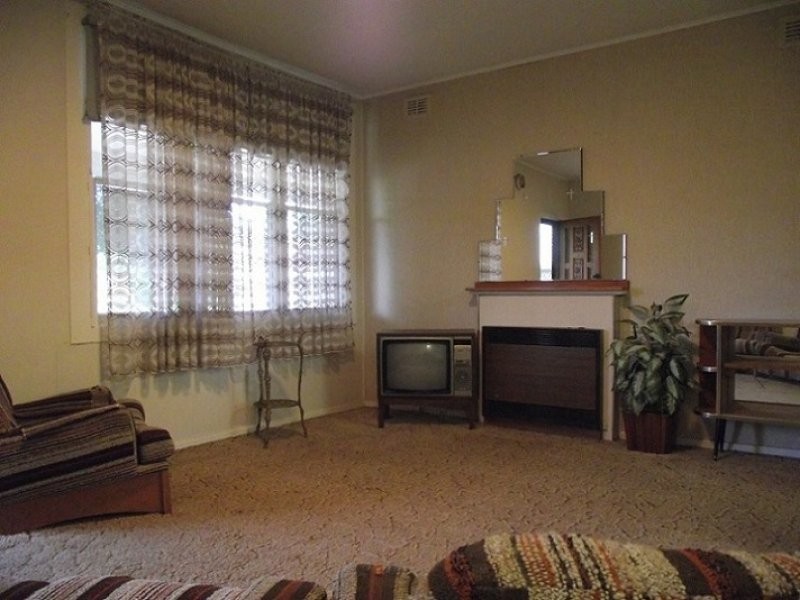 2 Kent Avenue, Seacombe Gardens SA 5047