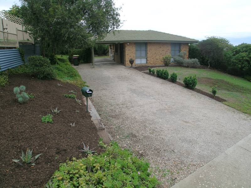 3 Zeevalk Avenue, Hallett Cove SA 5158