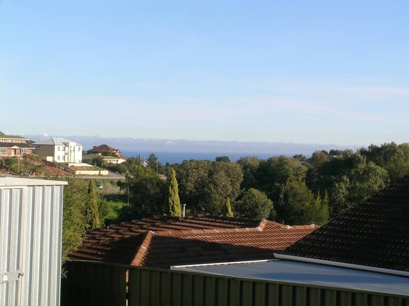 3 Zeevalk Avenue, Hallett Cove SA 5158