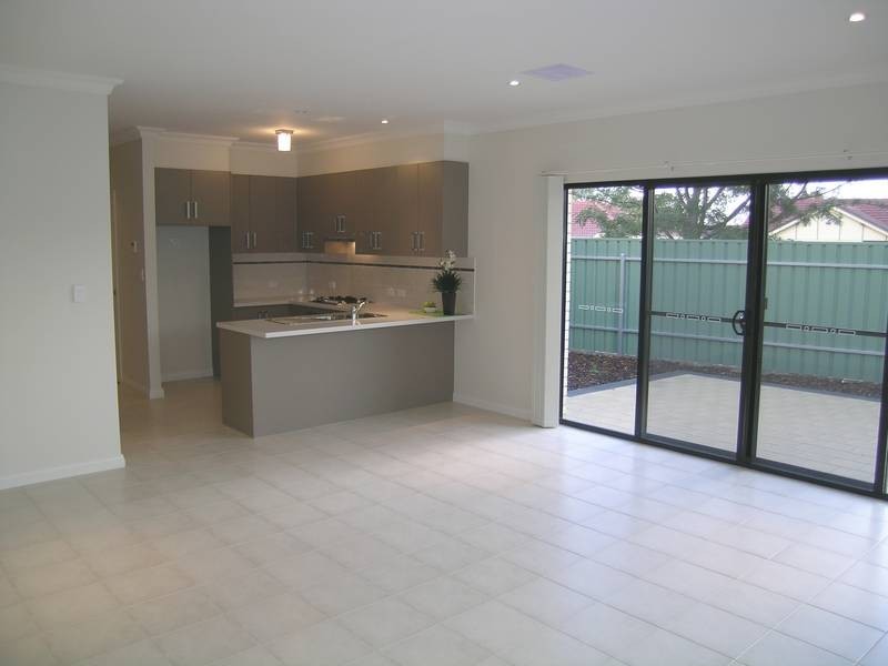 2c Raggatt Crescent, Mitchell Park SA 5043