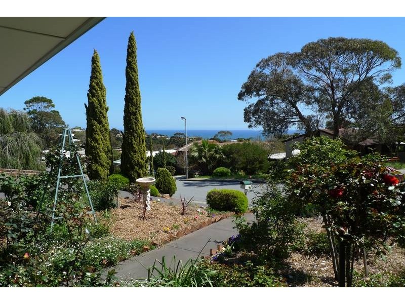 10 Resolute Crescent, Hallett Cove SA 5158