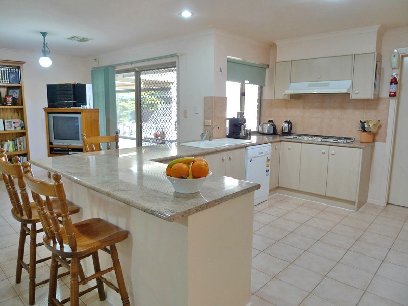 10 Resolute Crescent, Hallett Cove SA 5158