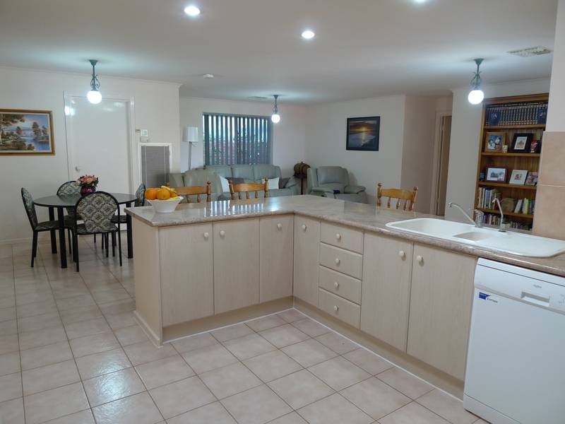 10 Resolute Crescent, Hallett Cove SA 5158