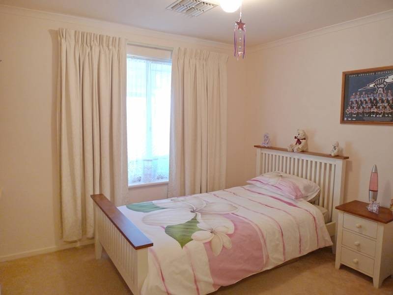 10 Resolute Crescent, Hallett Cove SA 5158