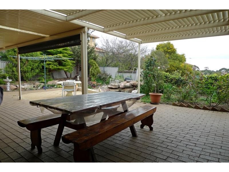 10 Resolute Crescent, Hallett Cove SA 5158