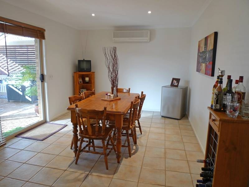 15 Barnes Crescent, Woodcroft SA 5162