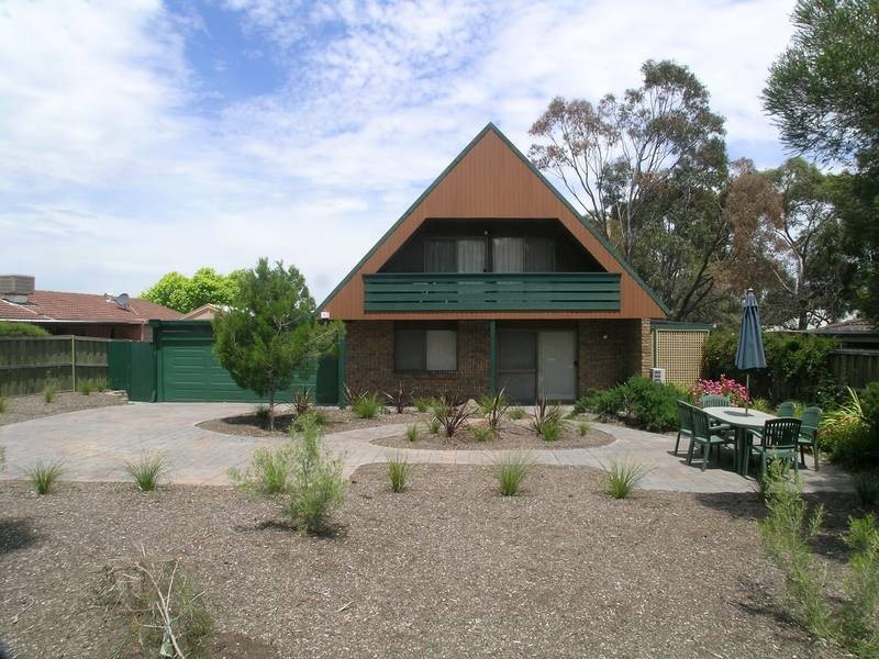4 Sunnymeade Drive, Aberfoyle Park SA 5159