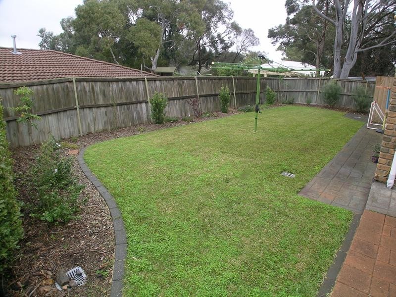 4 Sunnymeade Drive, Aberfoyle Park SA 5159