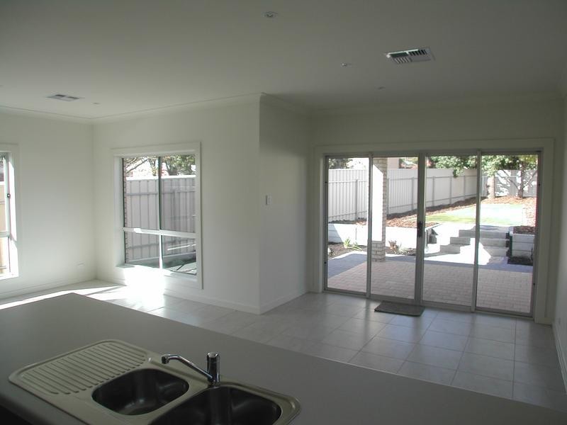 8a Shinnick Street, Dover Gardens SA 5048