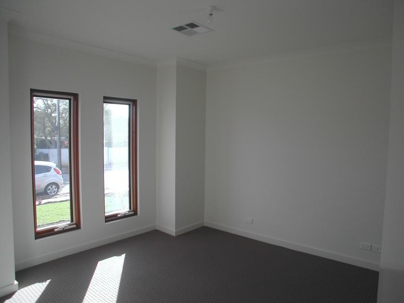 8a Shinnick Street, Dover Gardens SA 5048