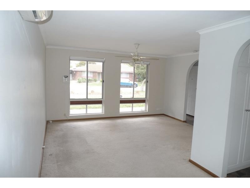 5 Raphael Crescent, Morphett Vale SA 5162