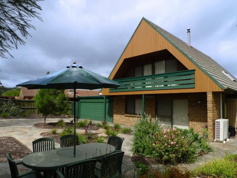 4 Sunnymeade Drive, Aberfoyle Park SA 5159